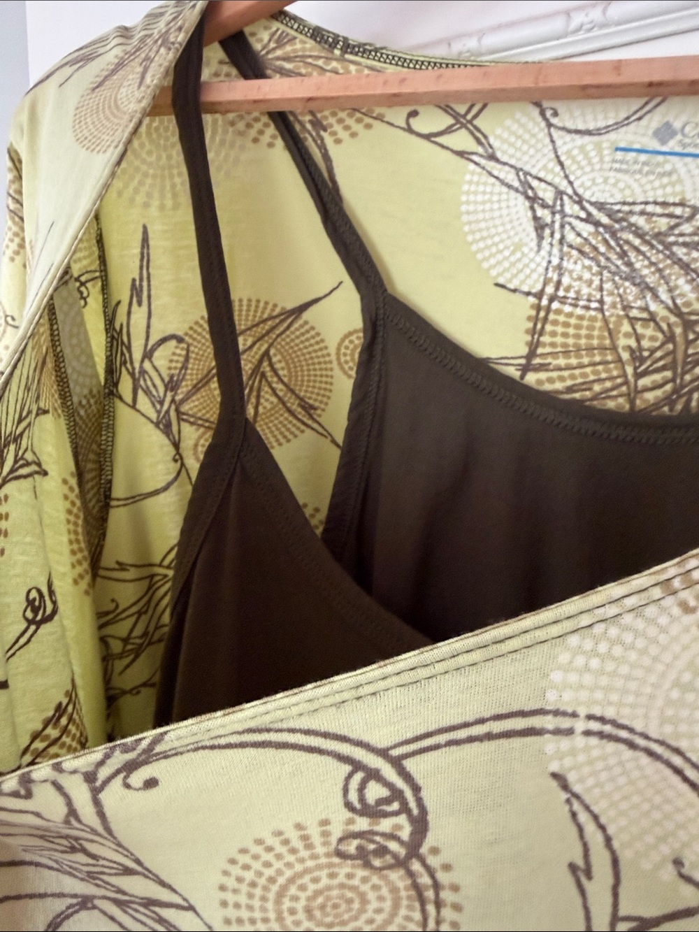 Columbia Printed Layered Women's Scoop Neck - Picture 3 of 7